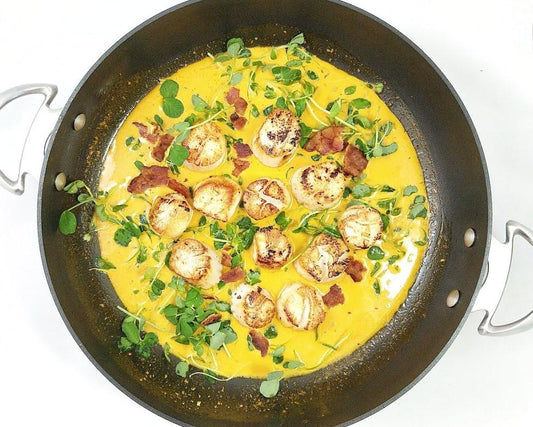 Seared Scallops in Spicy Cream Sauce
